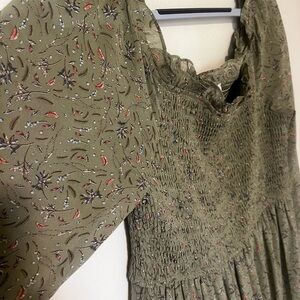 Long sleeve boxy top green dress in medium